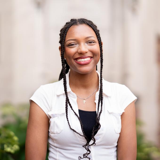 Headshot of Sydney Griggs