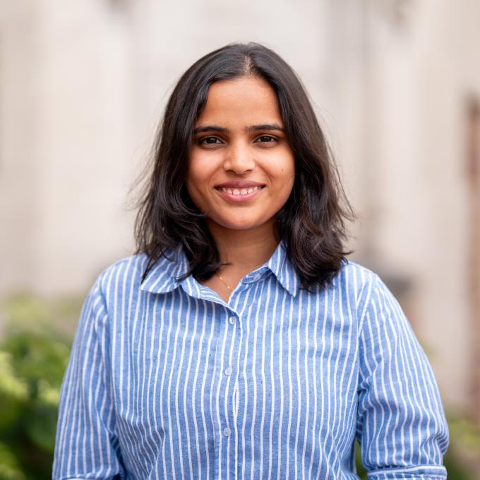 Headshot of Kavya Rokkam